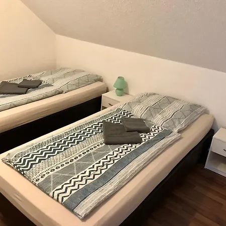 Cleopatra - Ganze Haus