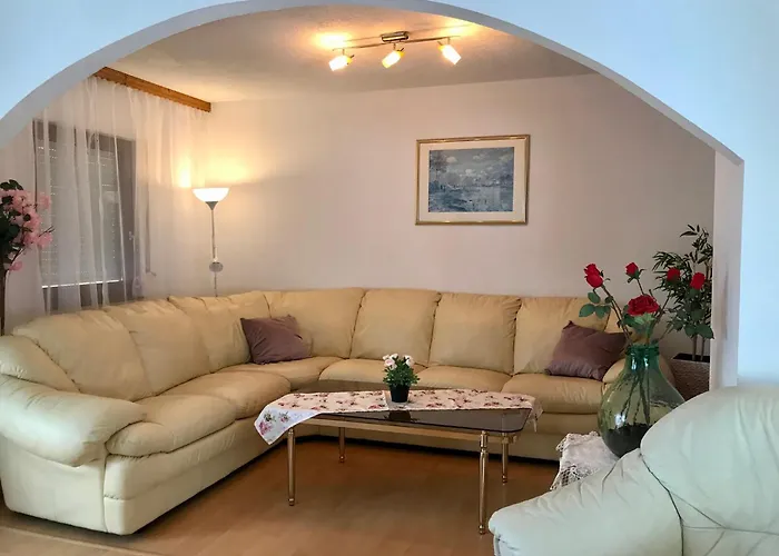 Cleopatra - Ganze Haus